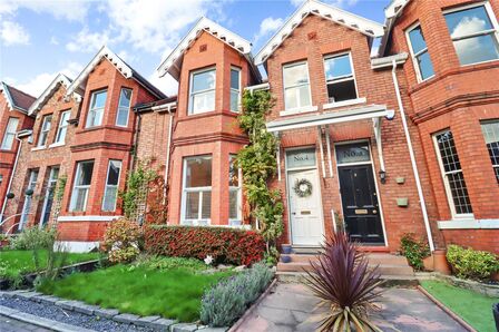 4 bedroom Mid Terrace House for sale