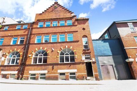 2 bedroom  Flat to rent