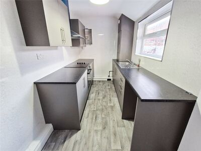 East View, 3 bedroom Mid Terrace House to rent, £750 pcm