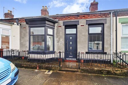 3 bedroom Mid Terrace House for sale