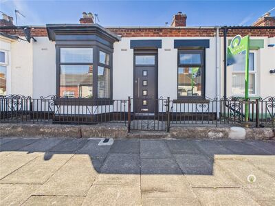 3 bedroom Mid Terrace House for sale