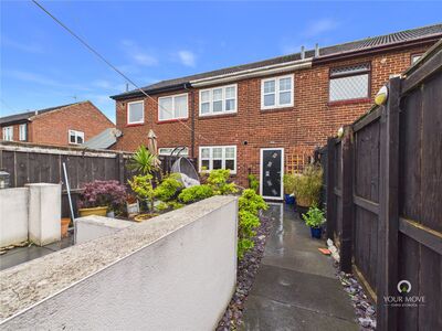 2 bedroom Mid Terrace House for sale