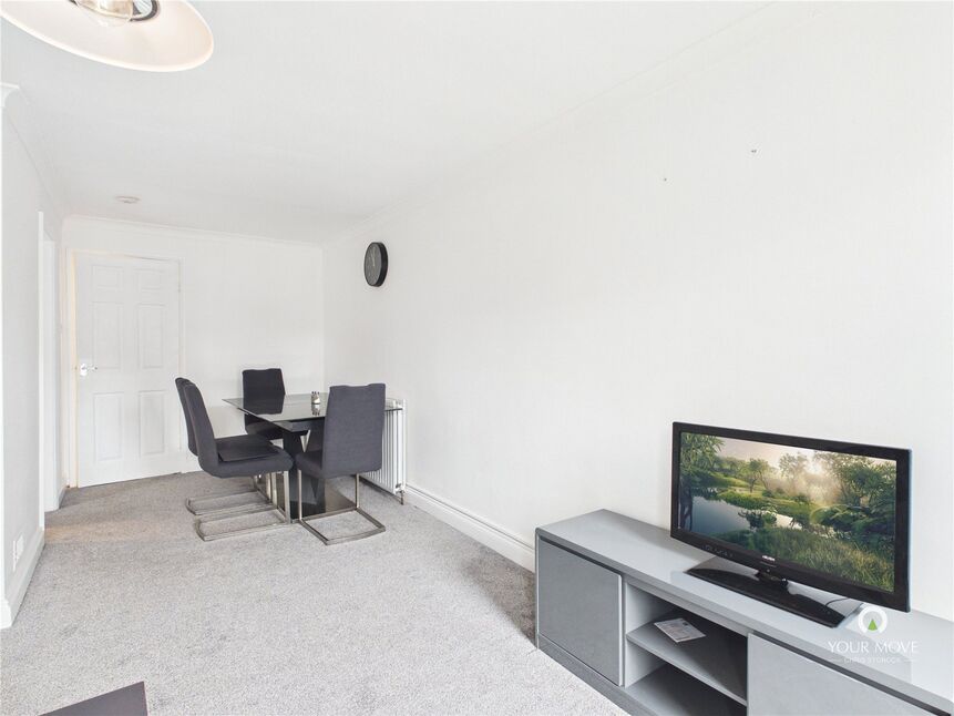 Lounge / Dining