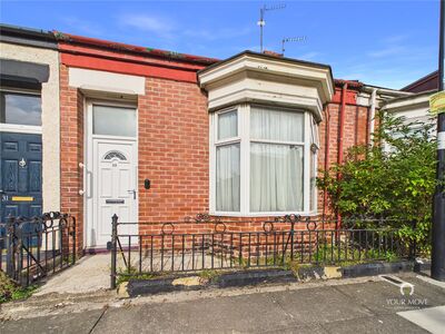 2 bedroom Mid Terrace House for sale