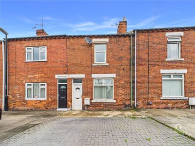 2 bedroom Mid Terrace House for sale