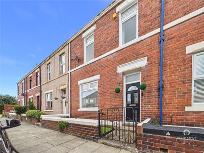 3 bedroom Mid Terrace House for sale