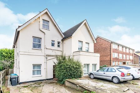 Hook Road, 1 bedroom  Flat to rent, £1,150 pcm