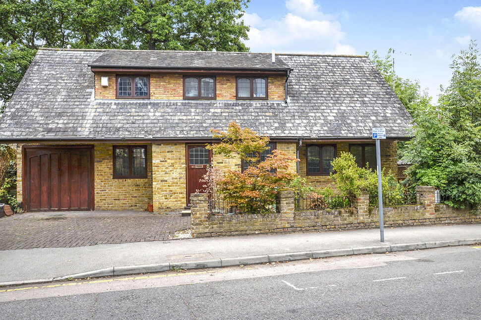 Main image of Flat to rent, Oak Hill Crescent, Surbiton, Surrey, KT6