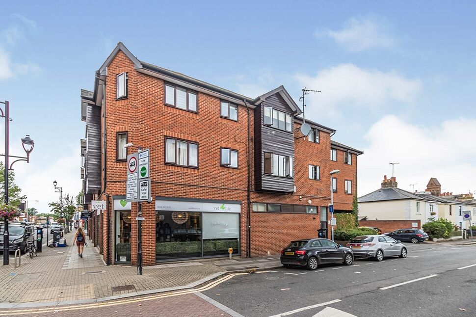 Main image of 1 bedroom Flat to rent, Cottage Grove, Surbiton, KT6