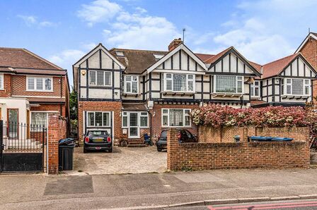 Robin Hood Way, 3 bedroom House to rent, &pound;2,250 pcm