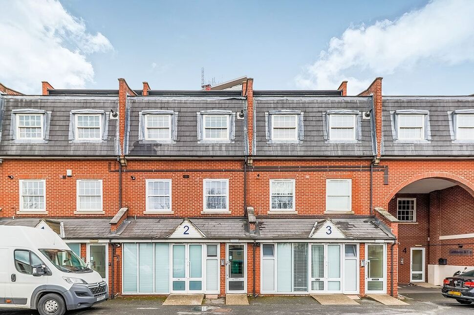 Main image of 1 bedroom  Flat to rent, Barnsbury Lane, Surbiton, KT5