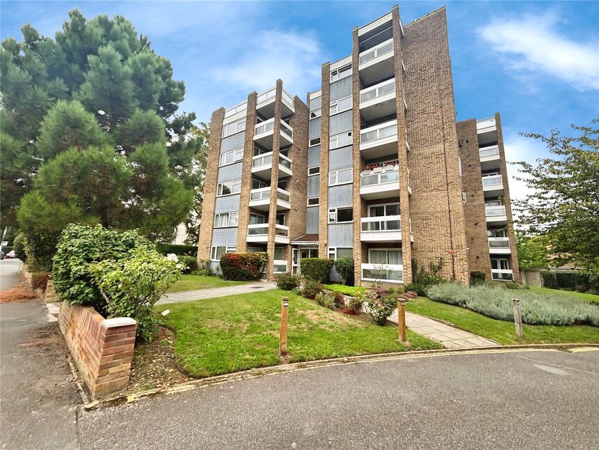 Main image of 2 bedroom  Flat for sale, Oak Hill Road, Surbiton, KT6