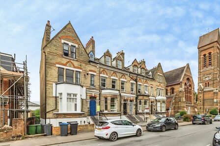 1 bedroom Flat for sale