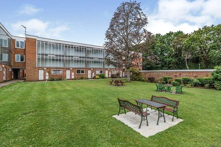 1 bedroom  Flat for sale