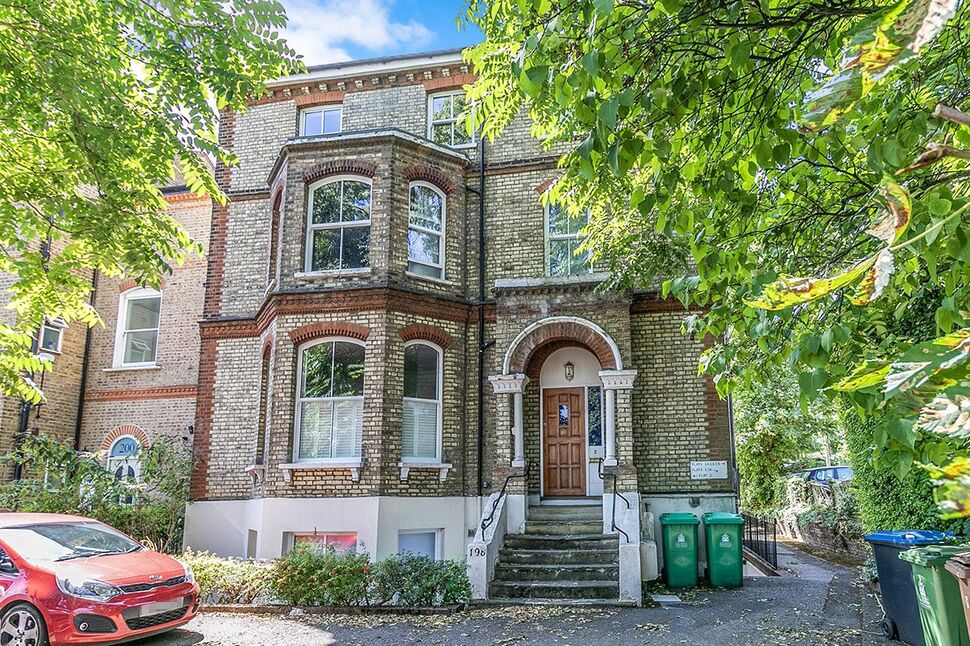 Main image of 1 bedroom Flat for sale, Ewell Road, Surbiton, KT6