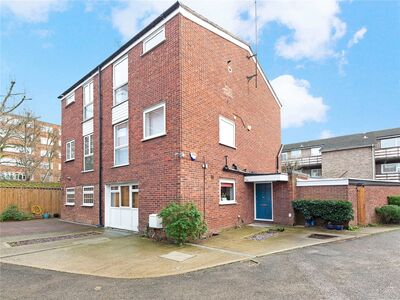 Carlisle Close, 5 bedroom Semi Detached House for sale, £830,000
