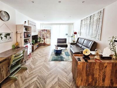 1 bedroom  Flat for sale
