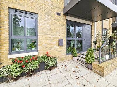 1 bedroom  Flat for sale