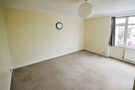 Ewell Road, 1 bedroom Flat to rent, &pound;1,400 pcm
