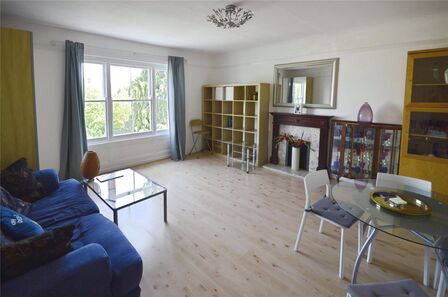 Catherine Road, 2 bedroom  Flat to rent, £2,000 pcm