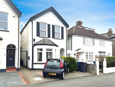 Douglas Road, 1 bedroom  Flat for sale, £350,000