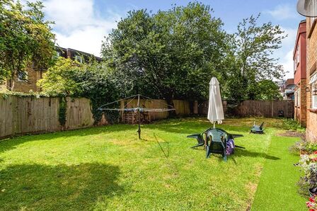 Cambridge Road, 2 bedroom  Flat for sale, £325,000