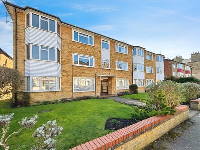 Catherine Road, 2 bedroom  Flat for sale, £425,000