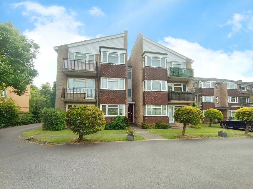 Main image of 1 bedroom Flat for sale, Beechcroft, Galsworthy Road, Surrey, KT2