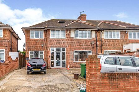 3 bedroom Semi Detached House to rent