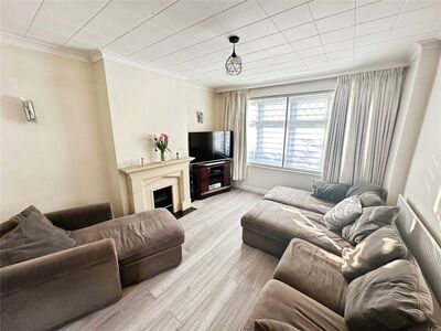 5 bedroom Semi Detached House for sale