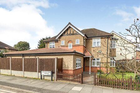 Villiers Avenue, 4 bedroom Detached House for sale, £1,180,000