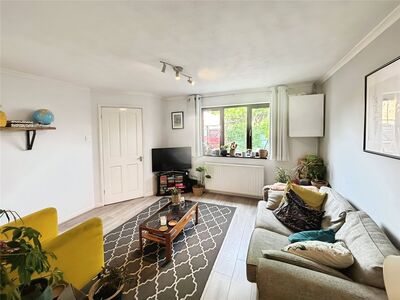 2 bedroom Mid Terrace House for sale