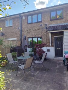 2 bedroom Mid Terrace House for sale