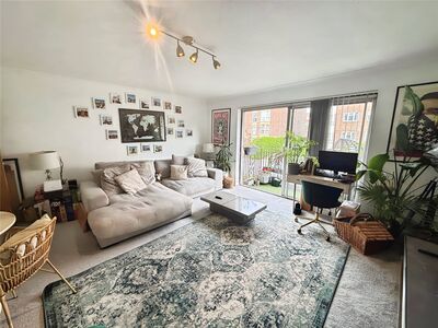 2 bedroom  Flat for sale