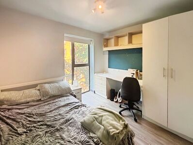 1 bedroom  Room to rent