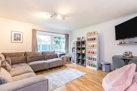 2 bedroom  Flat for sale