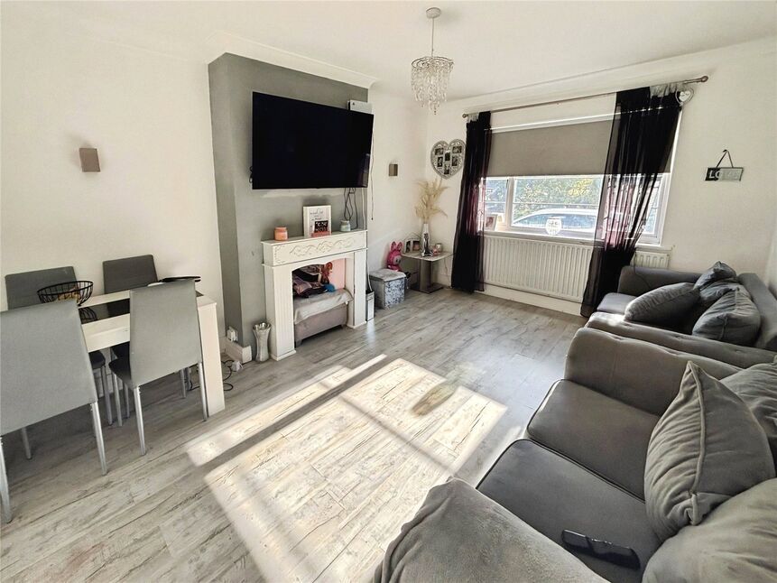 Main image of 2 bedroom  Flat for sale, Hook Rise North, Surbiton, KT6
