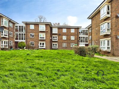 Mill Place, 3 bedroom Flat to rent, &pound;2,350 pcm