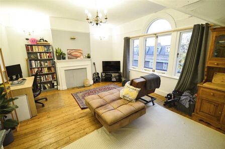 1 bedroom Flat for sale