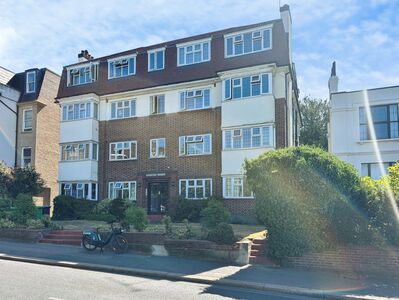 3 bedroom Flat for sale