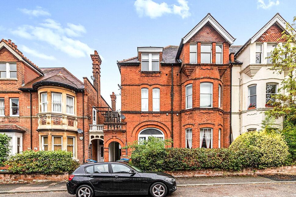 Main image of 1 bedroom Flat for sale, Claremont Gardens, Surbiton, Surrey, KT6