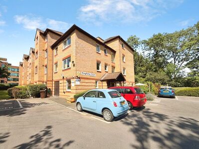 Ewell Road, 1 bedroom Flat for sale, &pound;120,000