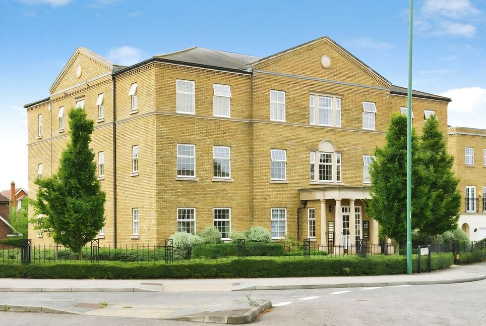 Main image of 2 bedroom Flat for sale, Chadwick Place, Long Ditton, Surrey, KT6