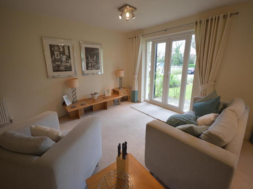 Main image of 2 bedroom Flat to rent, Christchurch Park, Sutton, Surrey, SM2