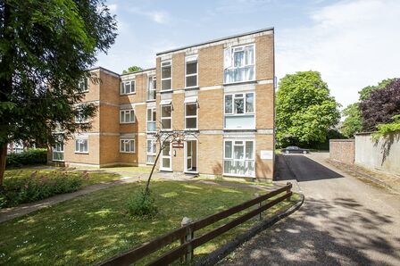 Eaton Road, 2 bedroom  Flat to rent, £1,550 pcm