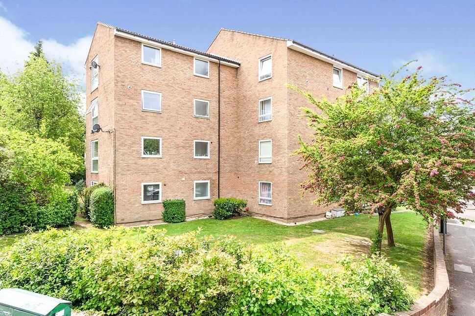 Main image of 2 bedroom  Flat to rent, Ventnor Road, Sutton, Surrey, SM2