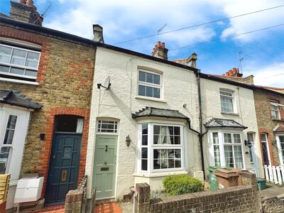 Warwick Road, 3 bedroom Mid Terrace House to rent, £2,250 pcm