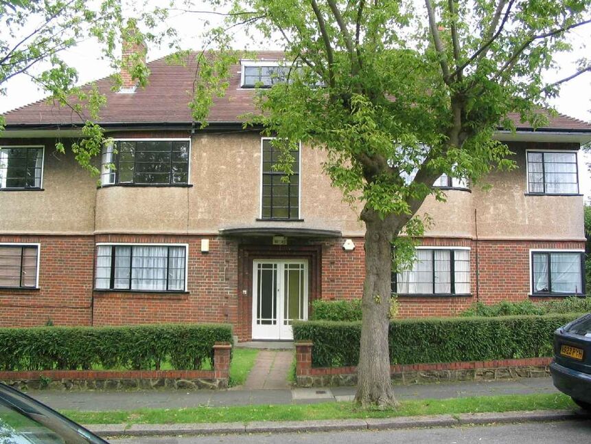 Main image of 3 bedroom Flat to rent, Grove Avenue, Sutton, Surrey, SM1