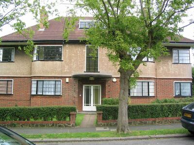 Grove Avenue, 3 bedroom  Flat to rent, £1,325 pcm