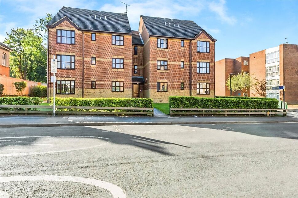 Main image of 1 bedroom  Flat to rent, Cedar Road, Sutton, Surrey, SM2